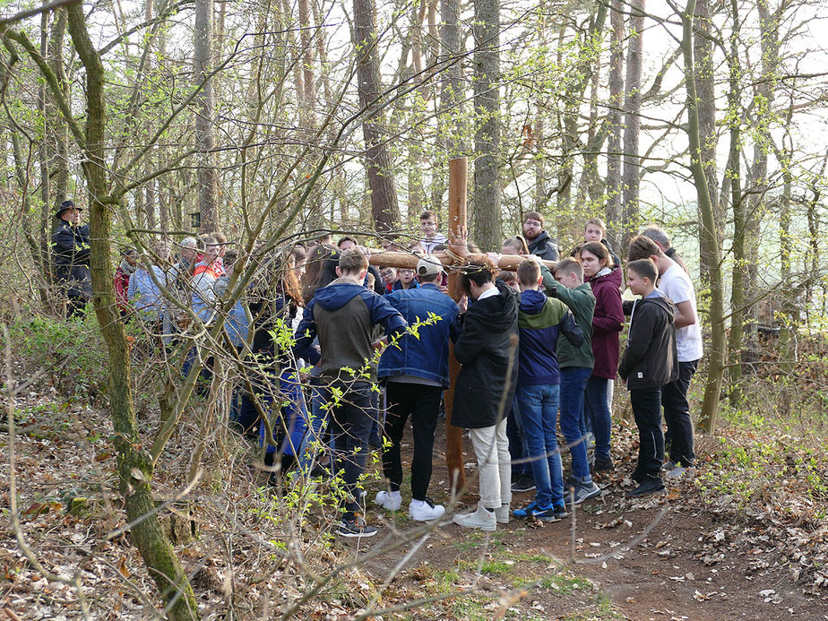 Ökumenischer Jugendkreuzweg in Naumburg (Foto: Karl-Franz Thiede)